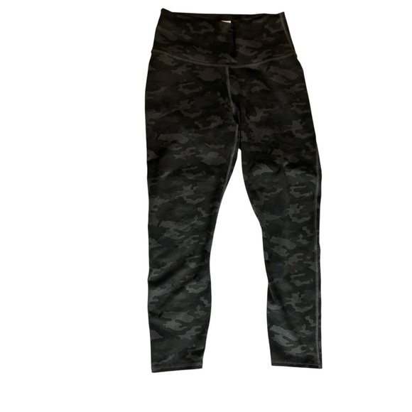 Bundle of Three Fabletics Pants Tropical and Camouflage Leggings SZ XS - Picture 8 of 16